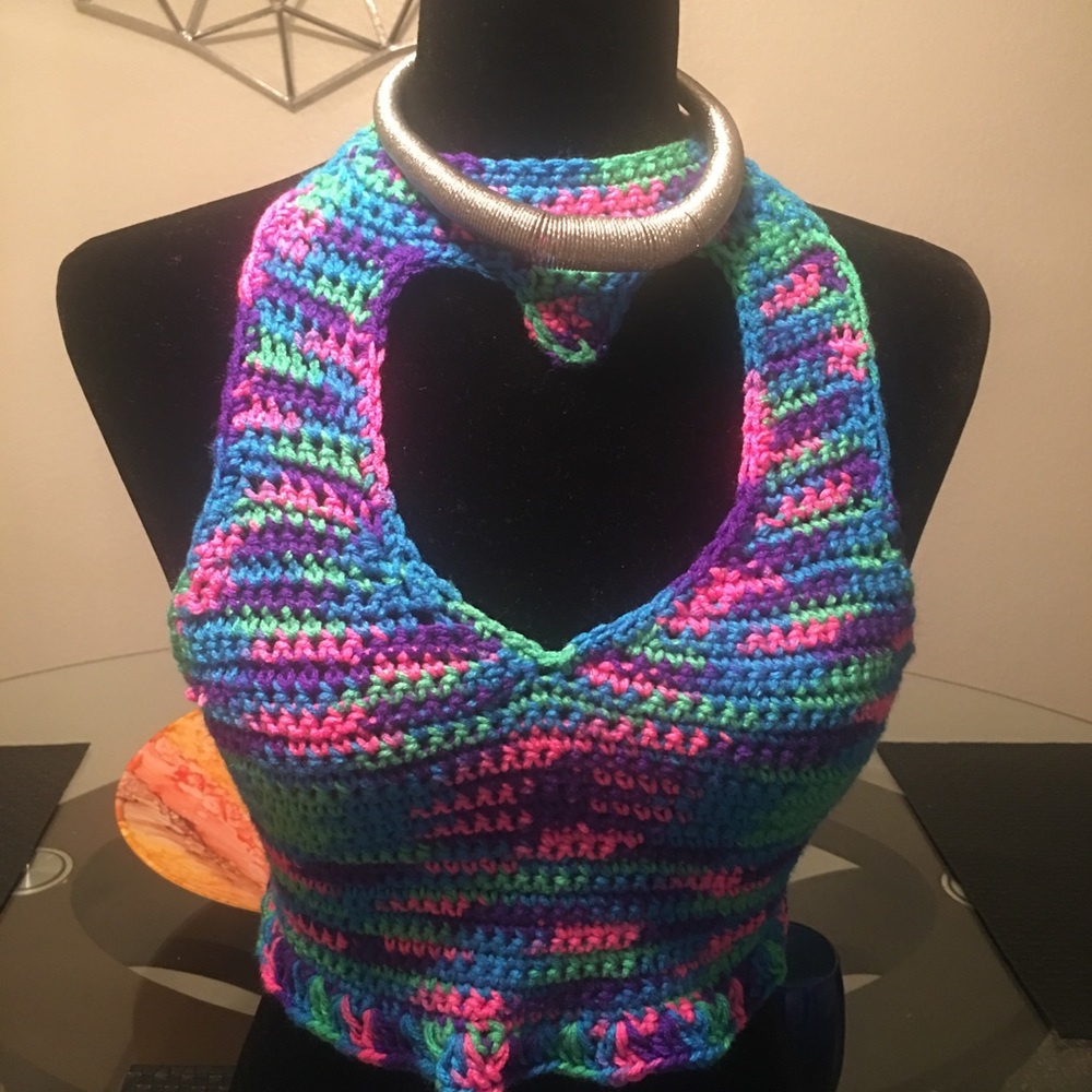 Crotchet halter